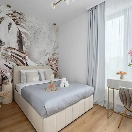 Апартаменти New House With Pool Near Варшава