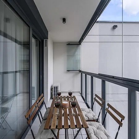 New House With Pool Near Апартаменти