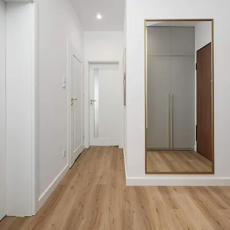 Апартаменти New House With Pool Near Варшава